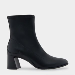 NWT CORINDA 9.5 W Women's Heeled Ankle Boot In Black